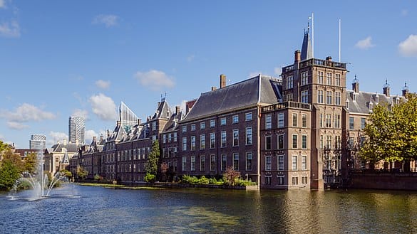 parliament building of netherlands